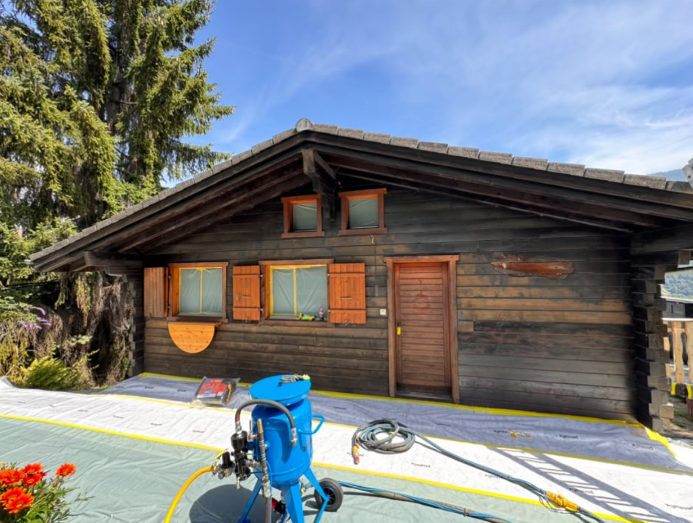 Chalet en bois avant sablage